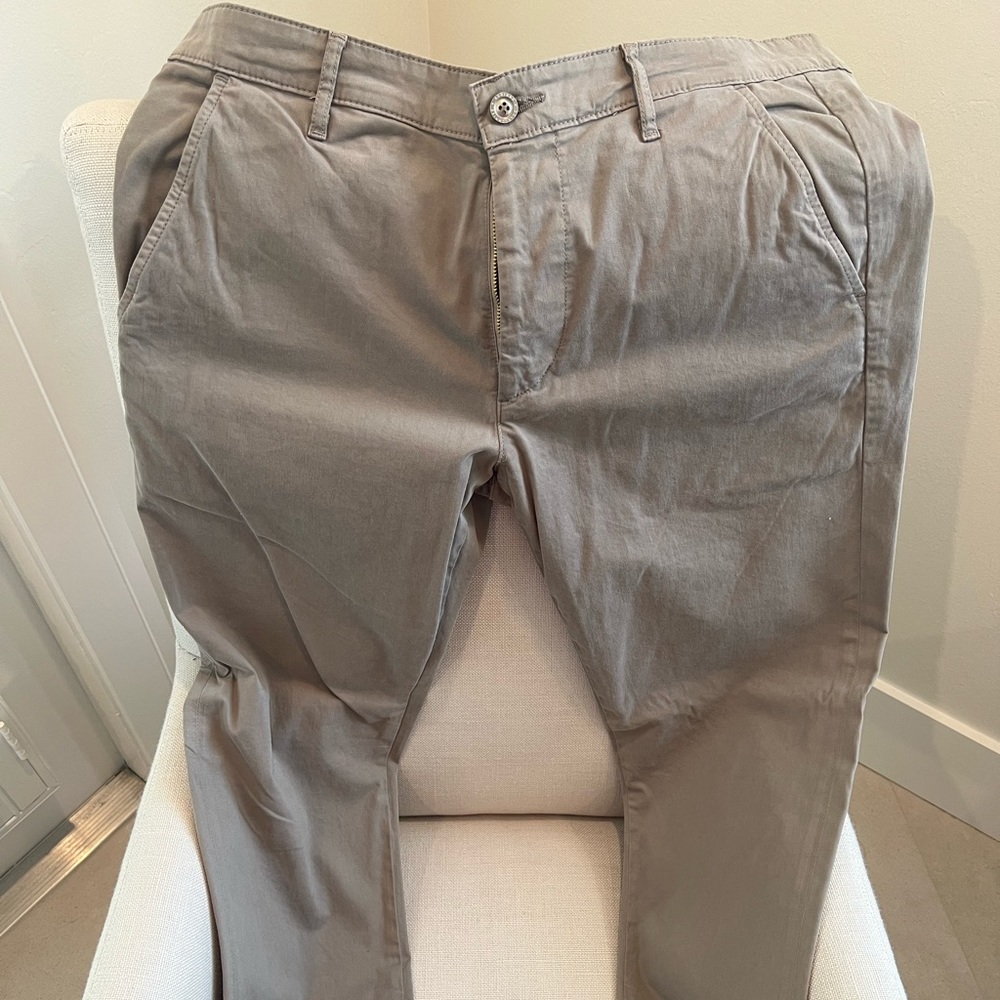 AG LUX KHAKI 34R NEW NEW NEVER WORN